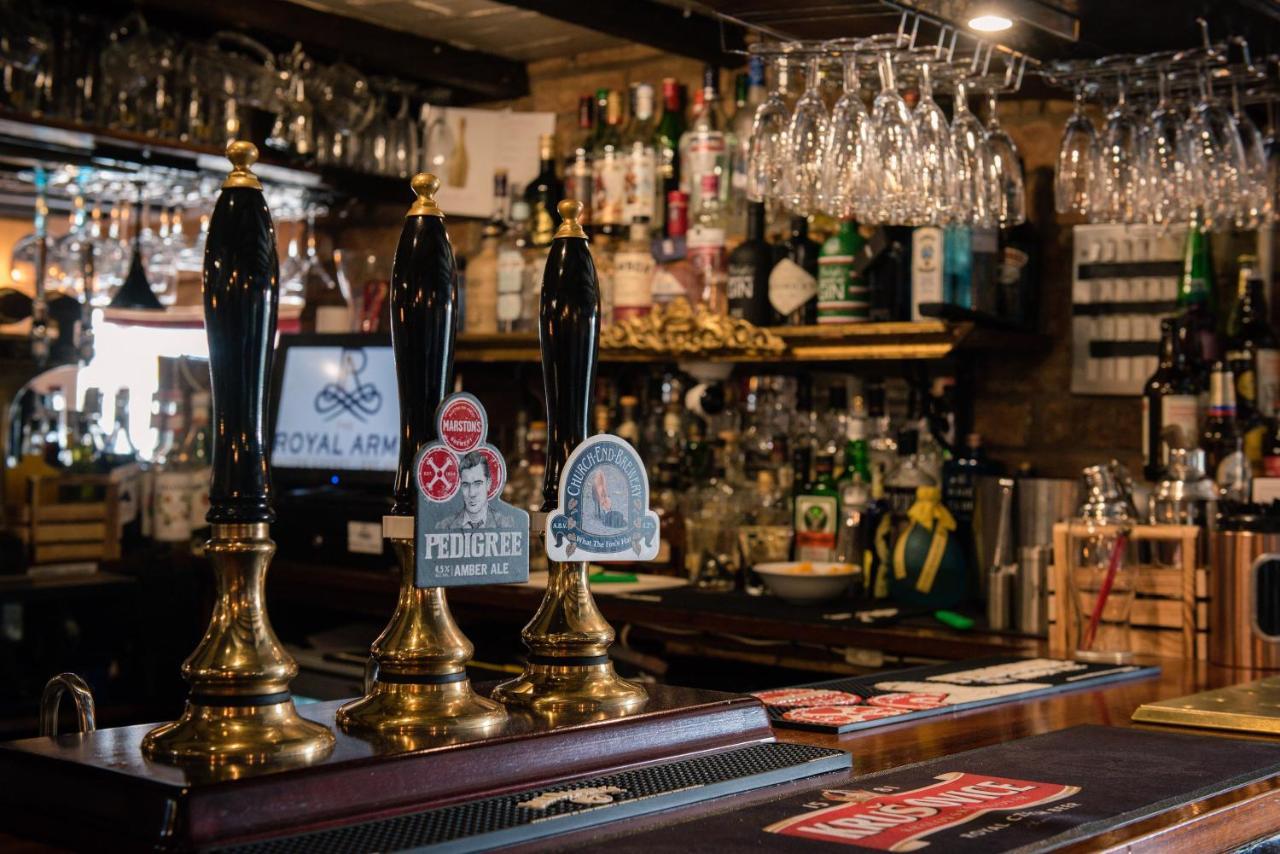 The Royal Arms Hotel Sutton Cheney Esterno foto