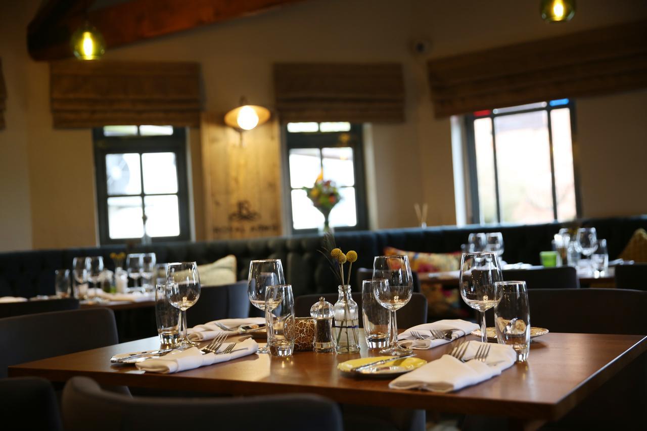 The Royal Arms Hotel Sutton Cheney Esterno foto