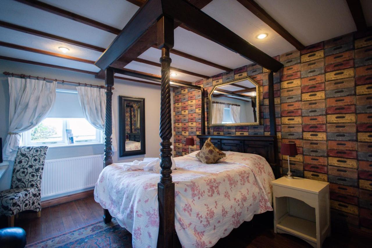 The Royal Arms Hotel Sutton Cheney Esterno foto
