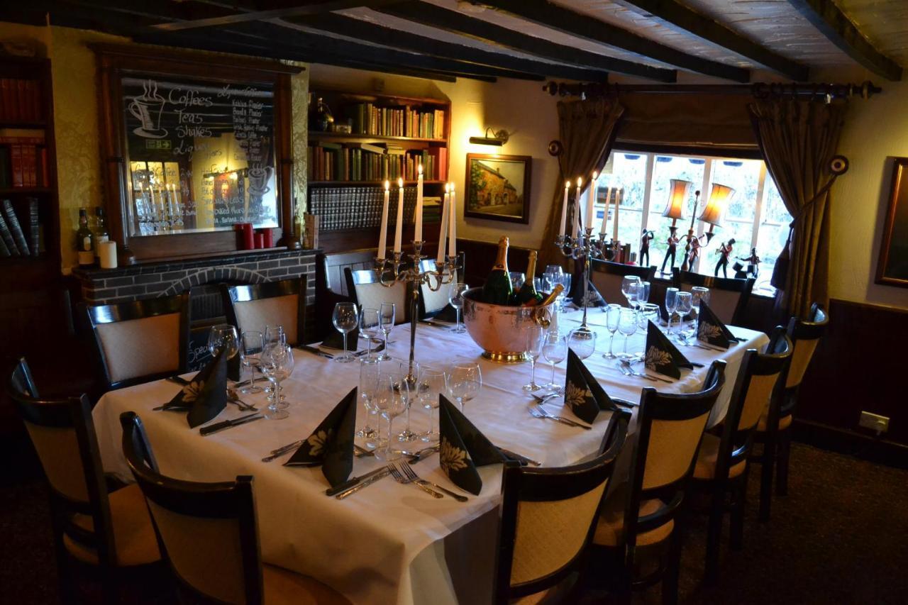 The Royal Arms Hotel Sutton Cheney Esterno foto