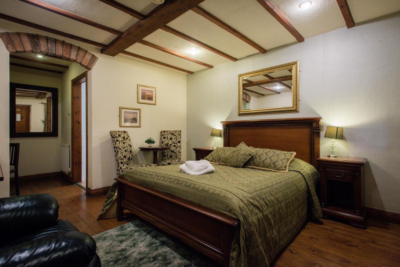 The Royal Arms Hotel Sutton Cheney Esterno foto