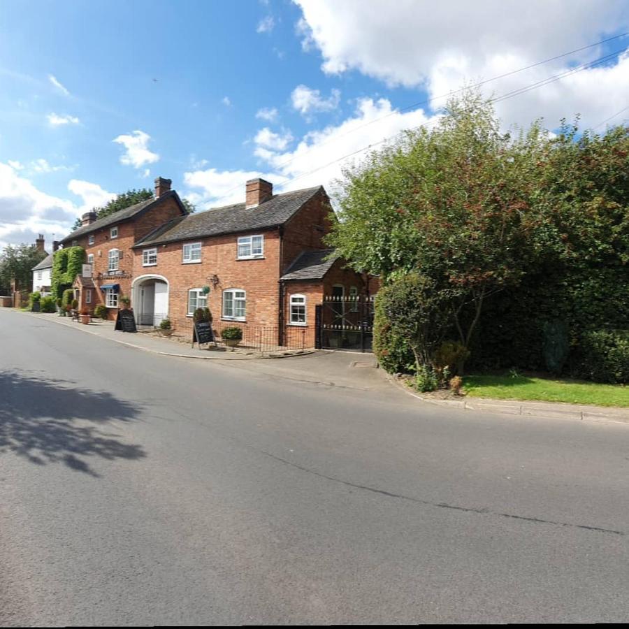 The Royal Arms Hotel Sutton Cheney Esterno foto