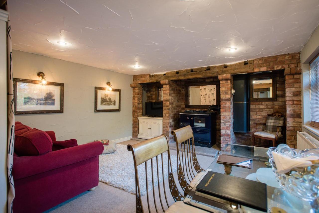 The Royal Arms Hotel Sutton Cheney Esterno foto